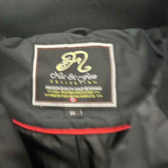 Brand new Nic and Fion coat, rated to -35C, real fir trim. Retails for $699 - Picture 6 of 6